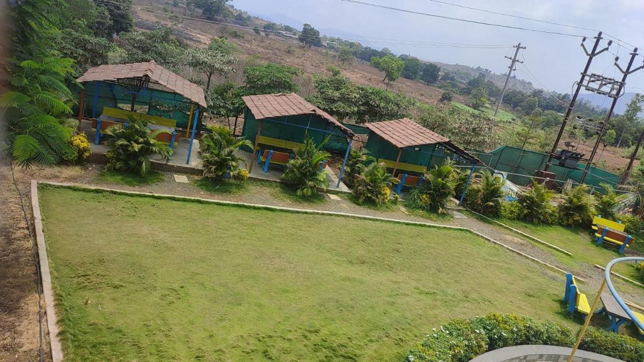 Hotel Metro Palace Resort Karjat Bagian luar foto