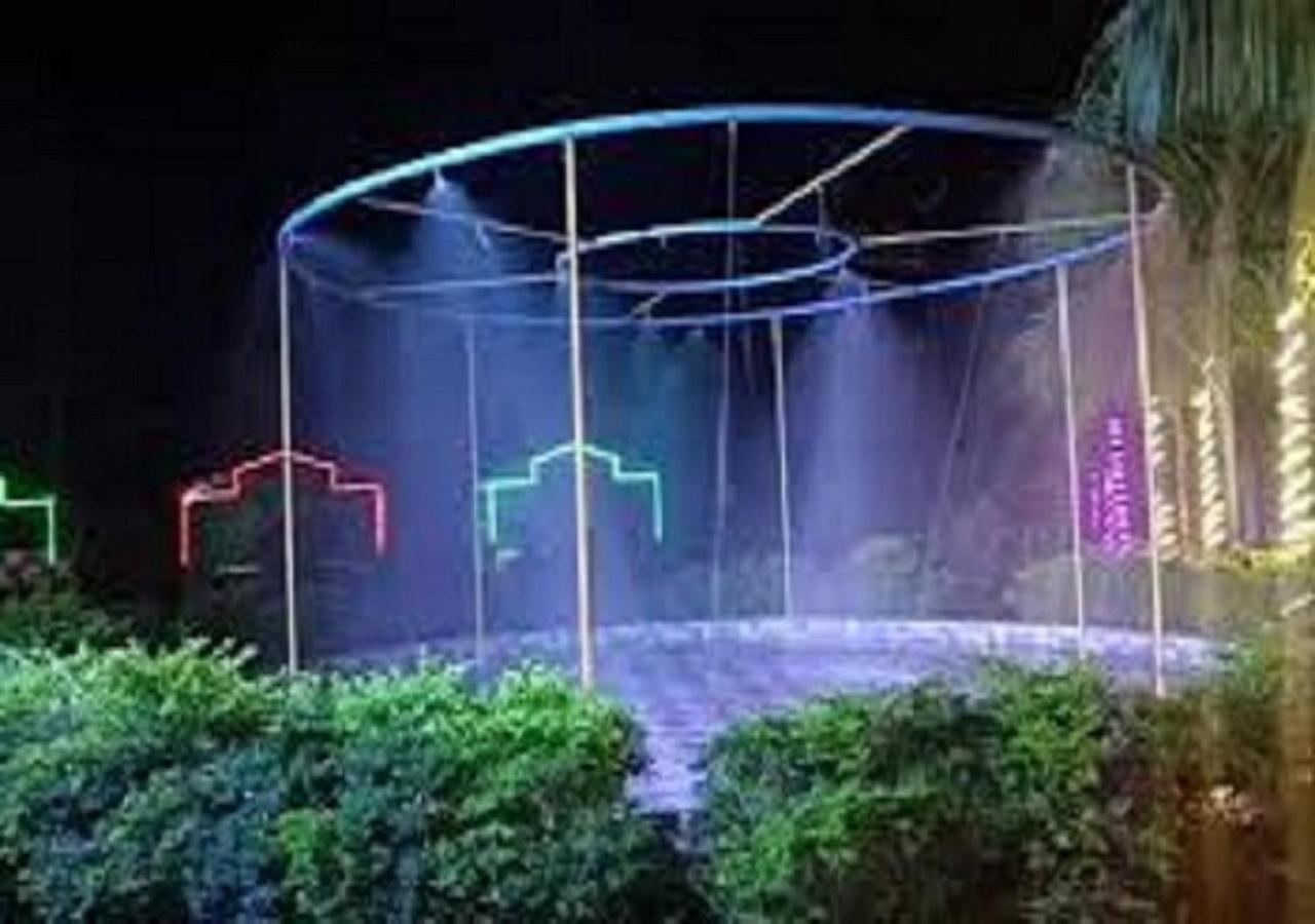 Hotel Metro Palace Resort Karjat Bagian luar foto