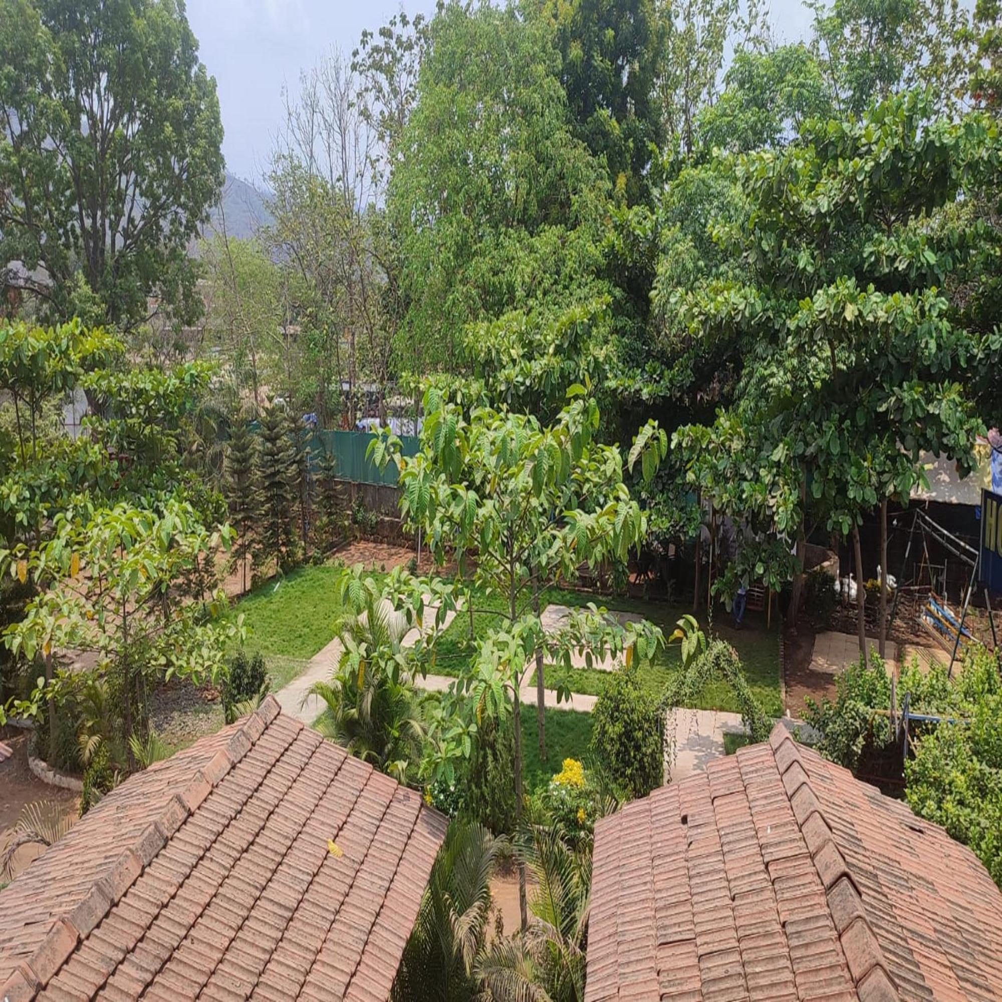 Hotel Metro Palace Resort Karjat Bagian luar foto
